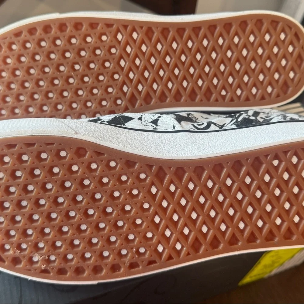 Collectible Vans Tim Burtons Nightmare Before Christmas Low-Tops M10.5/W12 - Picture 4 of 6